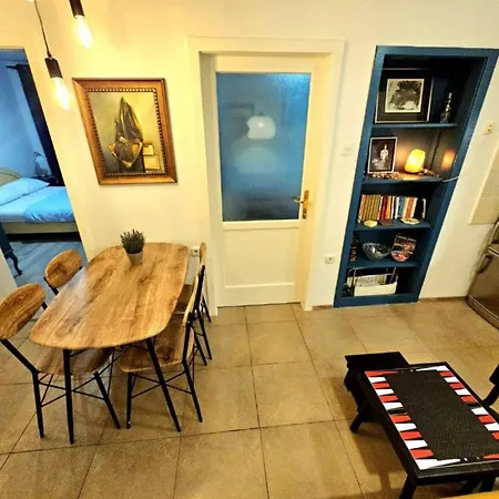 George Apartmán *